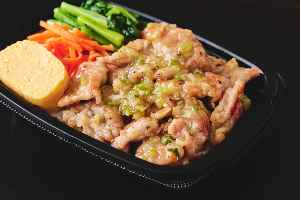 ガーリックとグリルオイル香る ネギ塩豚カルビ丼